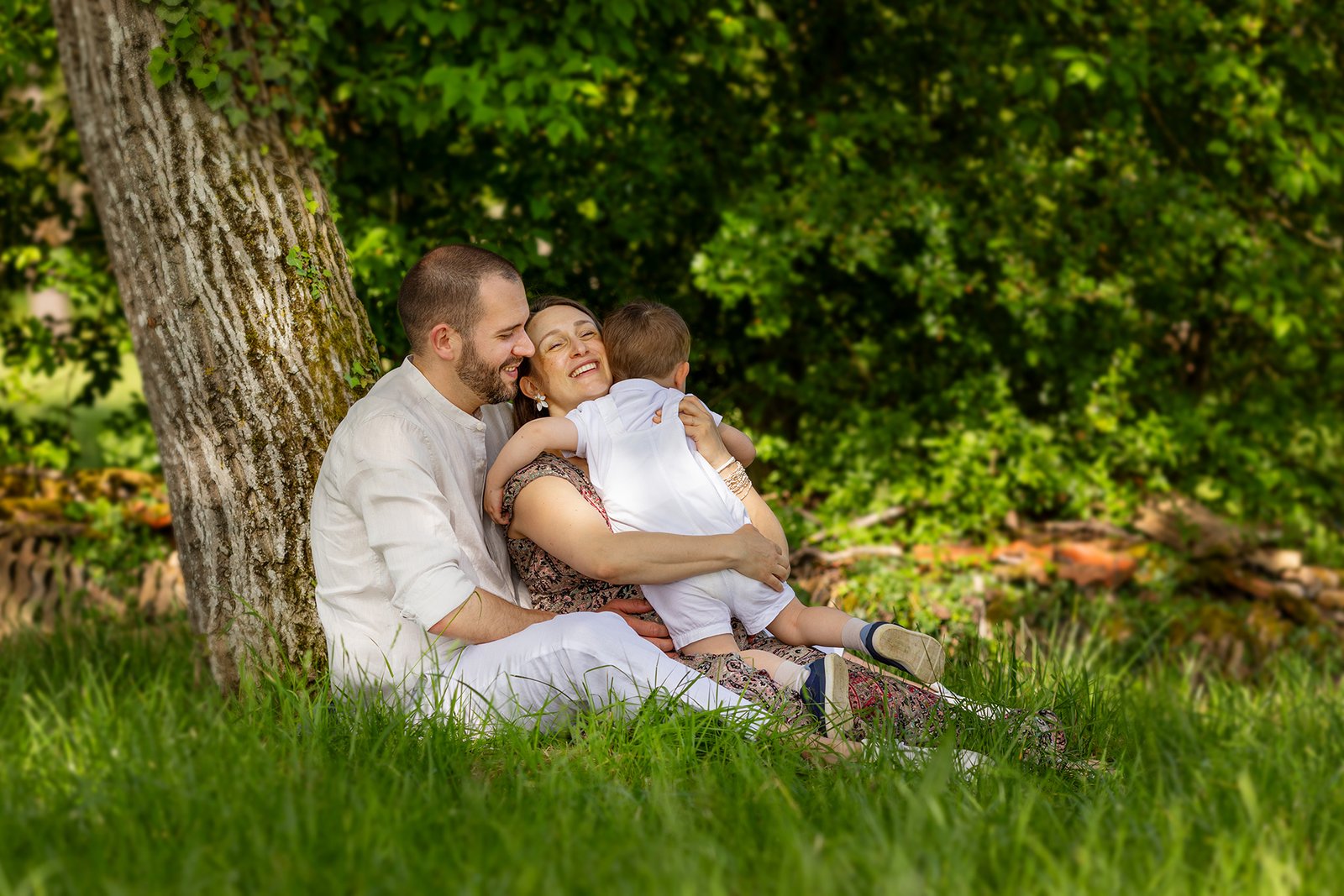 séance photo famille en extérieur dans les vignes en alsace, près de molsheim par Claire ROMER photographe